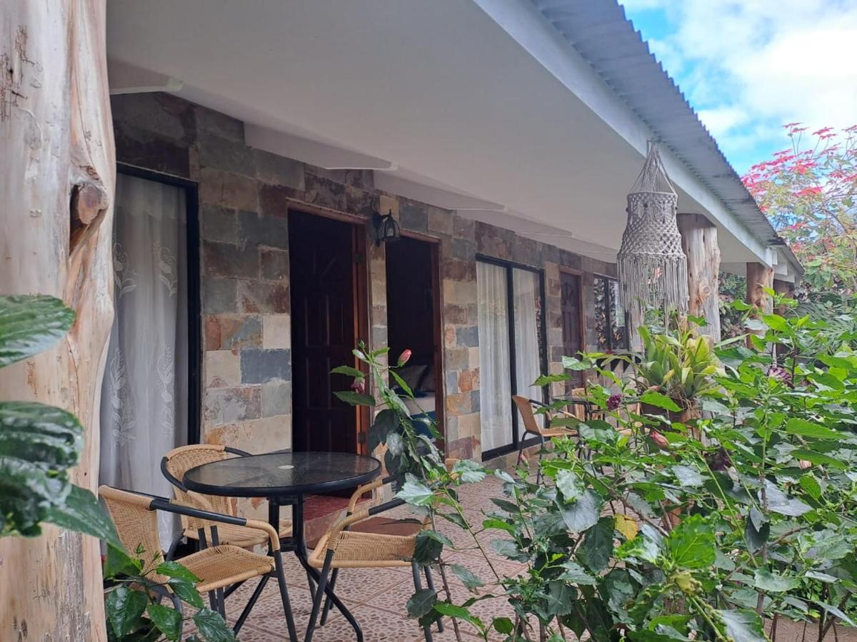 Hostal Avareipua Hanga Roa Exterior photo
