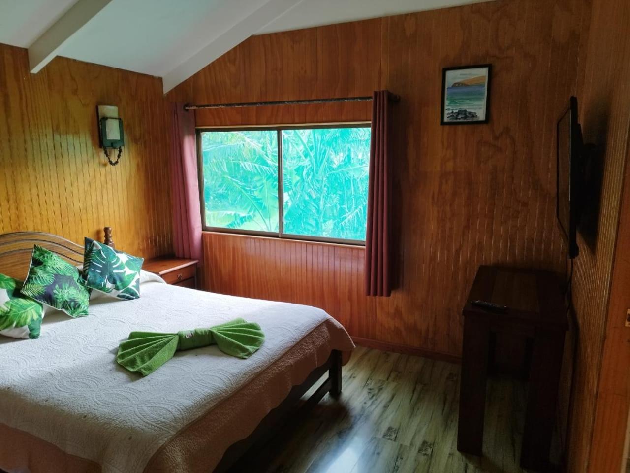Hostal Avareipua Hanga Roa Exterior photo